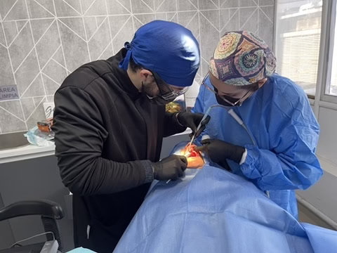 odontólogos trabajando un sábado en santiago de chile