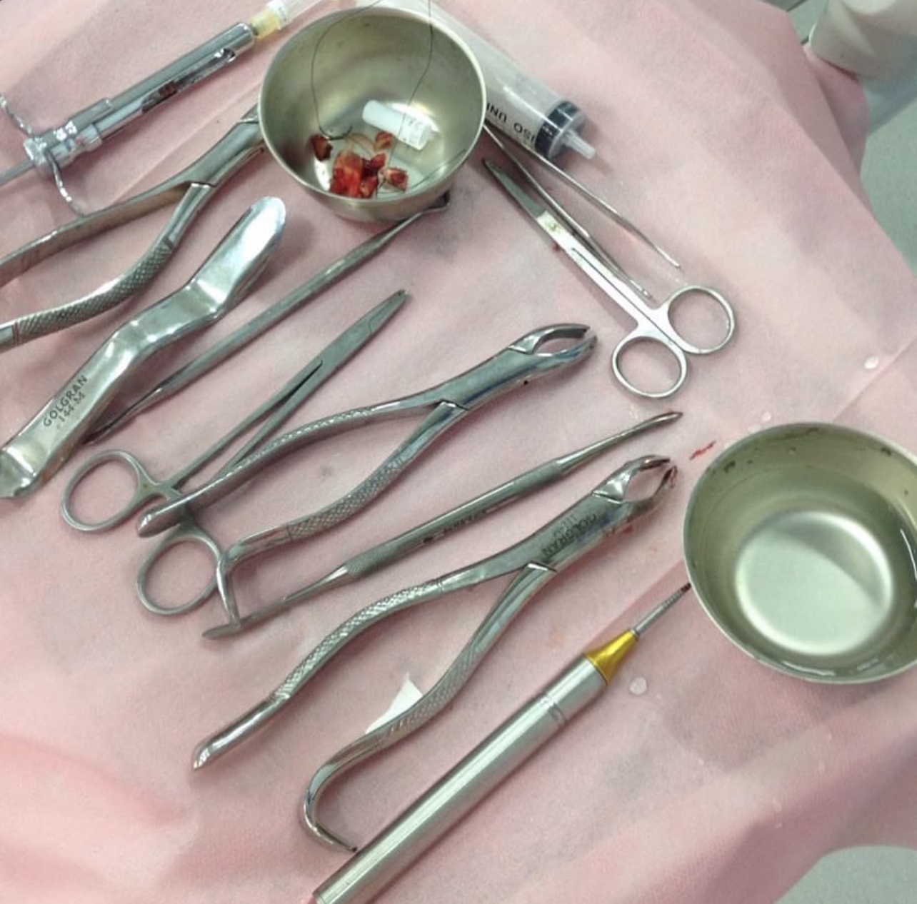 Instrumentos usados para extraer muelas